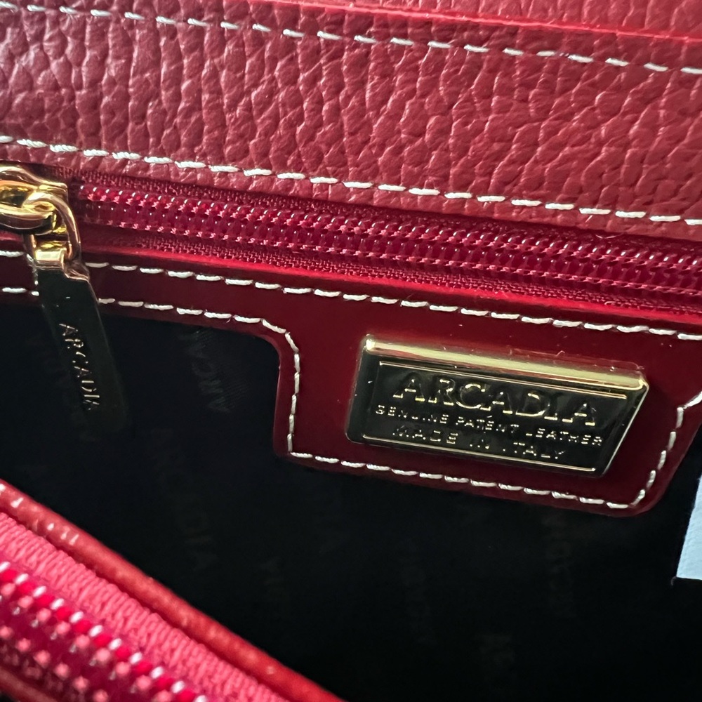NWT ARCADIA PATENT LEATHER CROSSBODY SHOULDER BAG PURSE - Picture 9 of 11